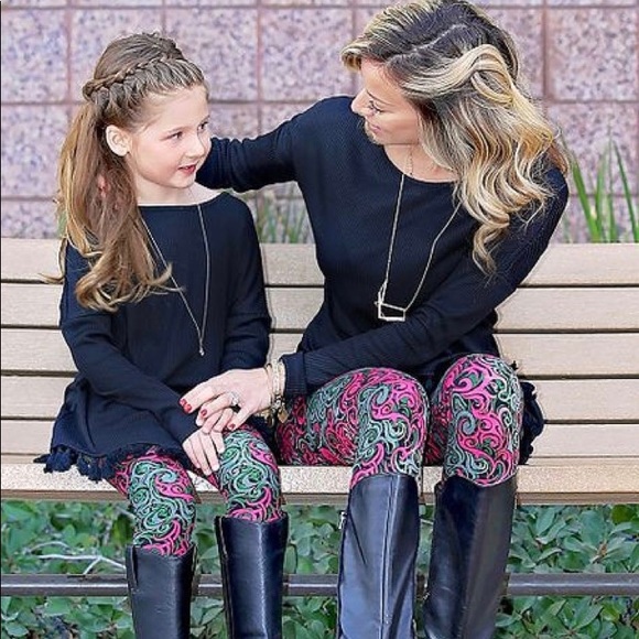 $10 Free Poshmark Coupon Online Discount Code: MOMMEANDMORE Leggings & Joggers - Picture 4 of 11